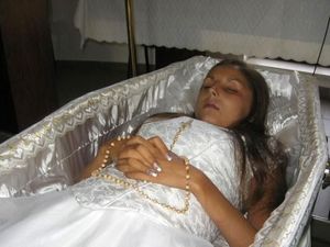 Помощь при укладке тела в гроб в Самаре
